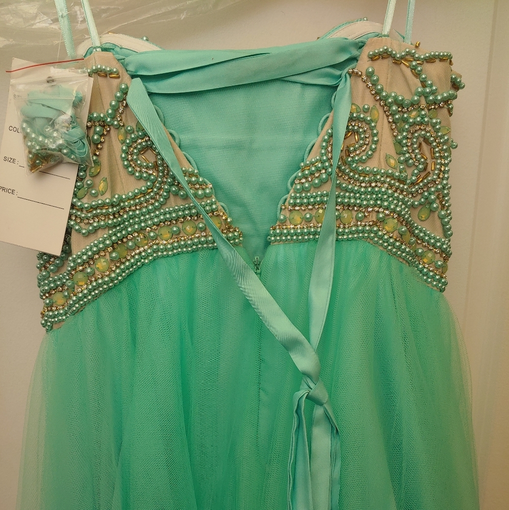 Strapless mint ballgown size 4 - Picture 2 of 8
